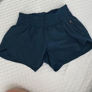 Lululemon Tracker Short 4” in Night Diver color